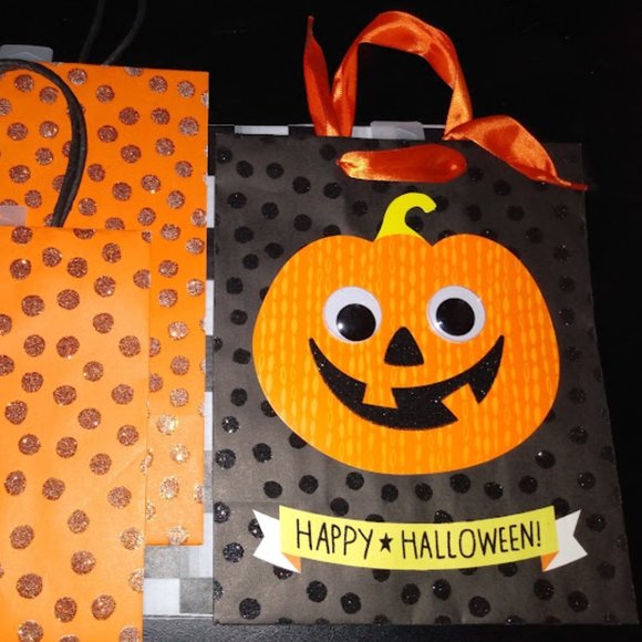 HALLMARK 3pc HALLOWEEN PUMPKIN WITH GOOGLY EYES + ORANGE POLKA DOT GIFT BAGS - Picture 3 of 5